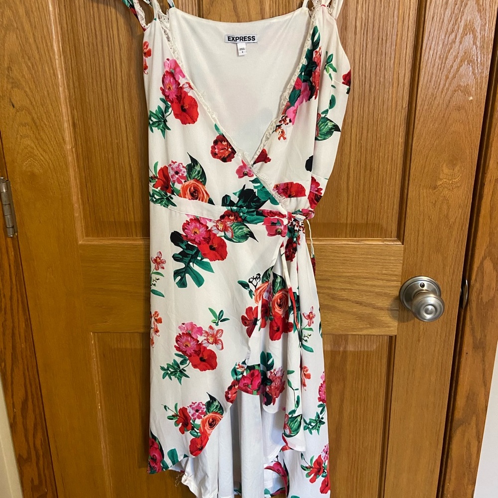 floral express wrap dress (size small)